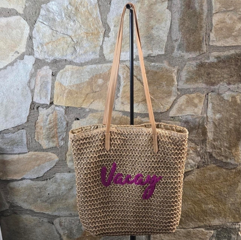 Raffia Tote with Magenta Boucle "Vacay"